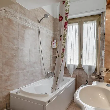 Apartment Amazing Chic In The Full Centre Of Milan